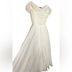 VTG 1950’s Off Shoulder Tulle Wedding Dress Ball Gown Ruched Bodice Whimsical S
